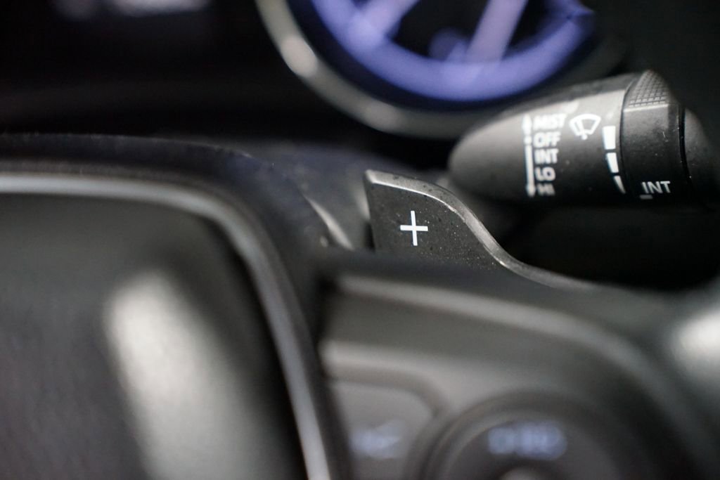 Certified 2020 Toyota Camry SE image 15