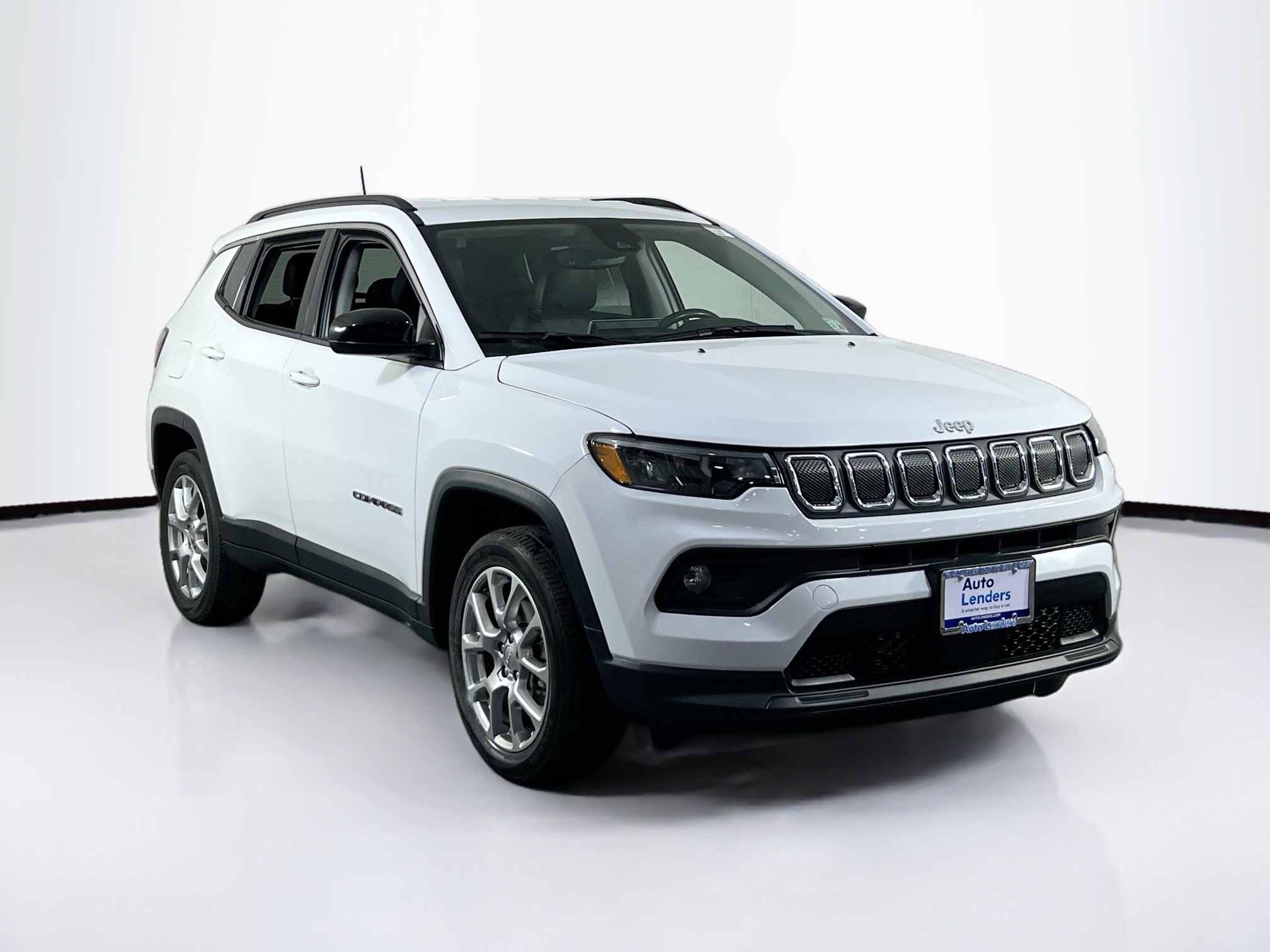 Used 2022 Jeep Compass Latitude AWD/4WD image 3