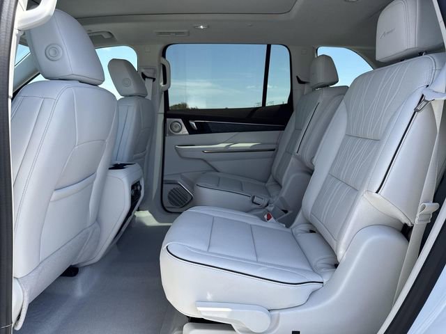 New 2026 Buick Enclave Avenir w/ Super Cruise Package AWD/4WD image 24