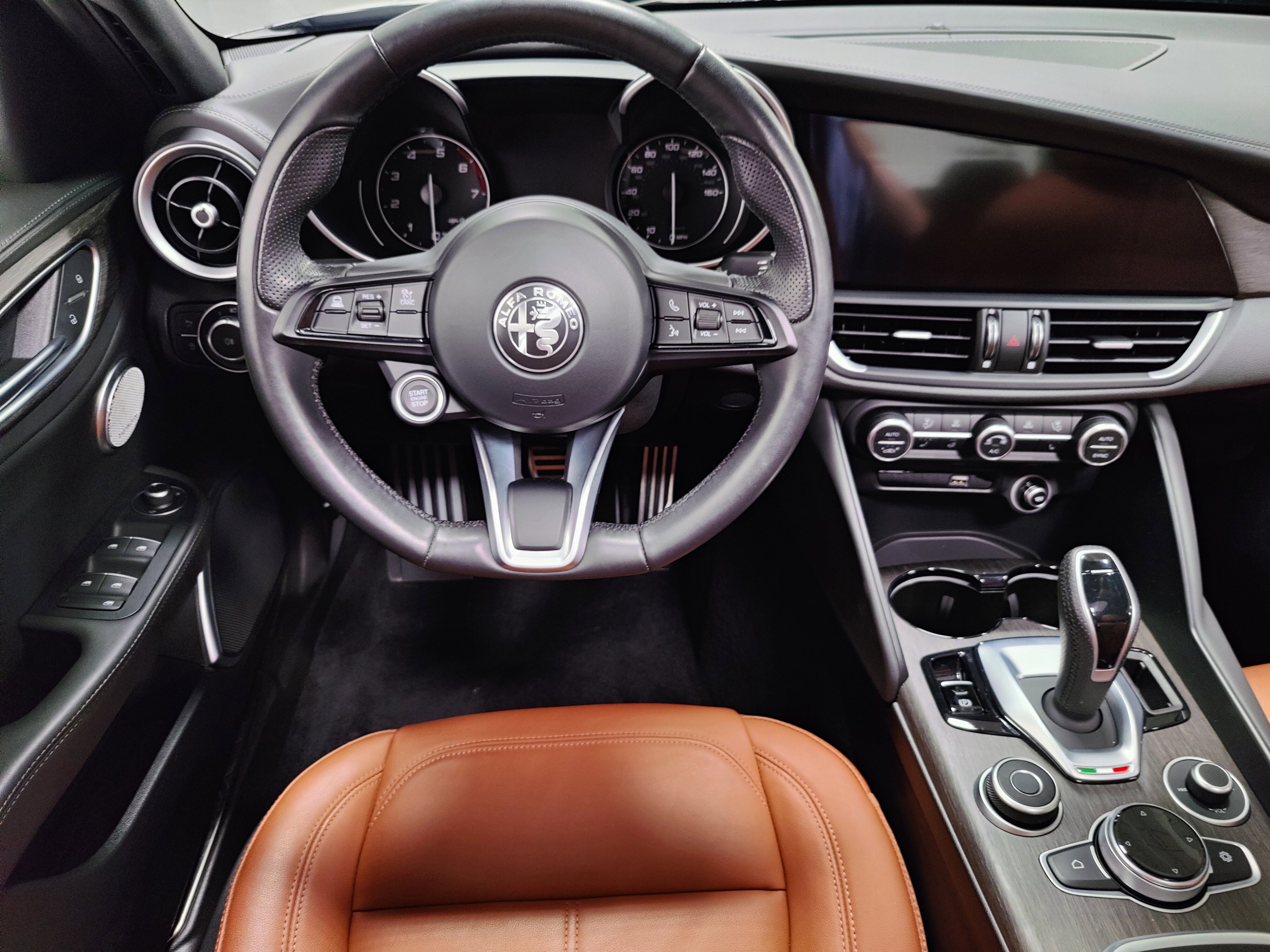 Certified 2022 Alfa Romeo Giulia Ti AWD/4WD image 19