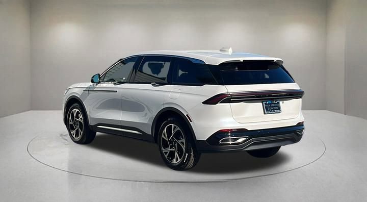 New 2026 Lincoln Nautilus Premier AWD/4WD image 3