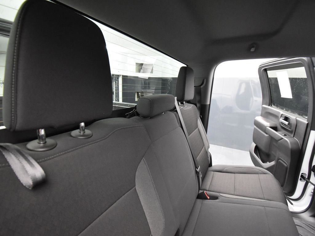 Used 2025 Chevrolet Silverado 2500 Custom w/ Custom Value Package image 19