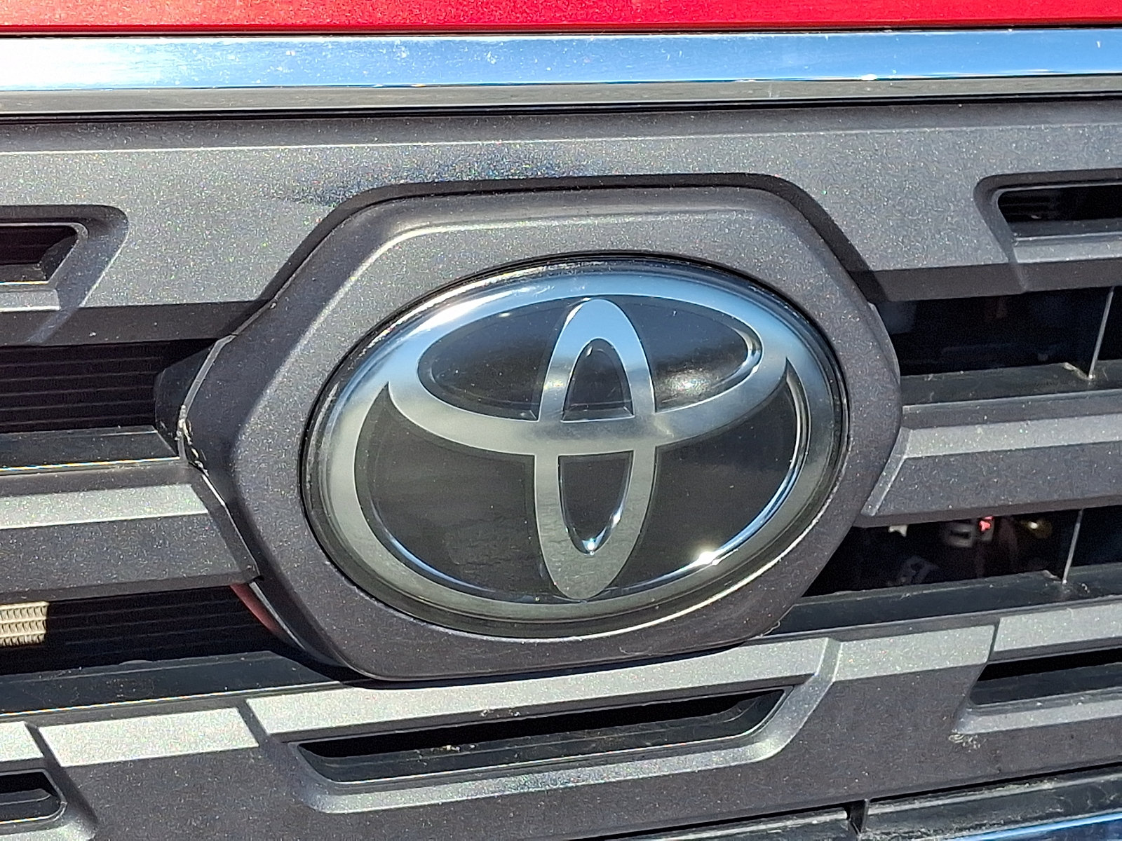 Used 2018 Toyota Tacoma SR5 AWD/4WD image 35