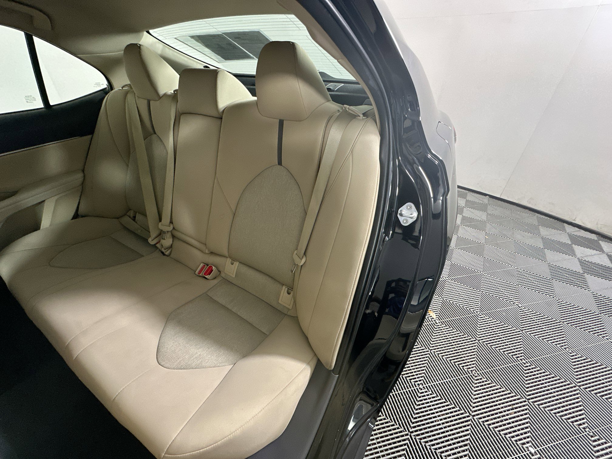 Used 2024 Toyota Camry LE image 25