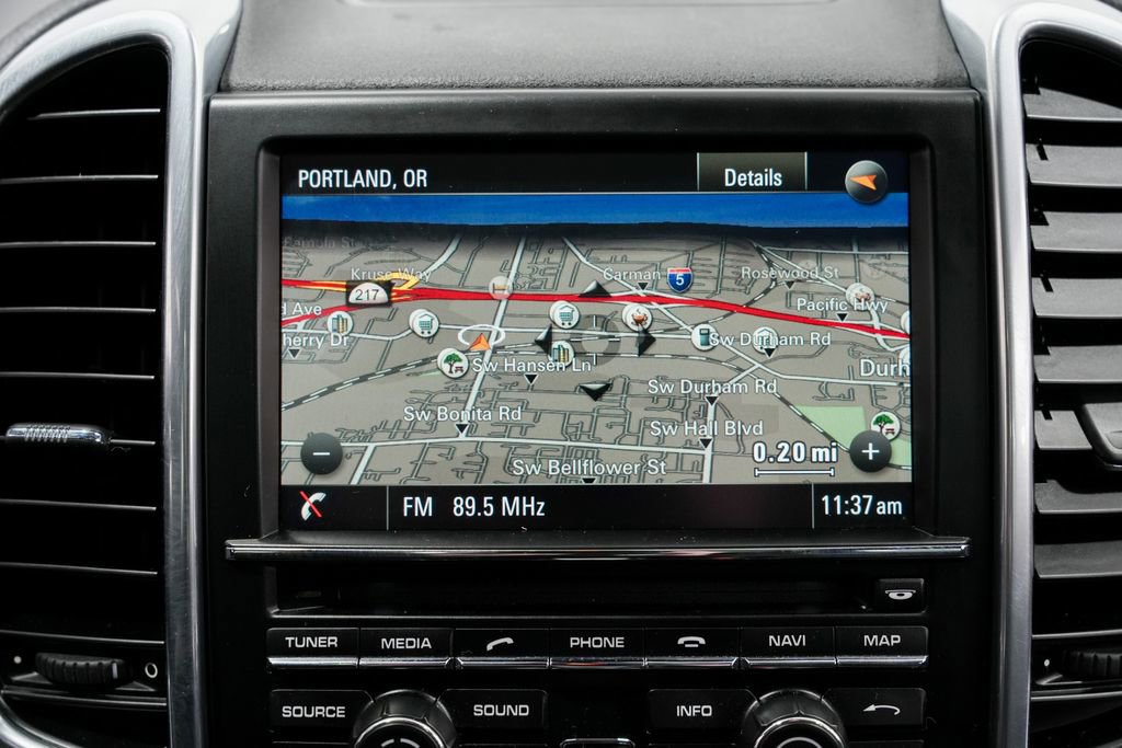 Used 2015 Porsche Cayenne S image 19