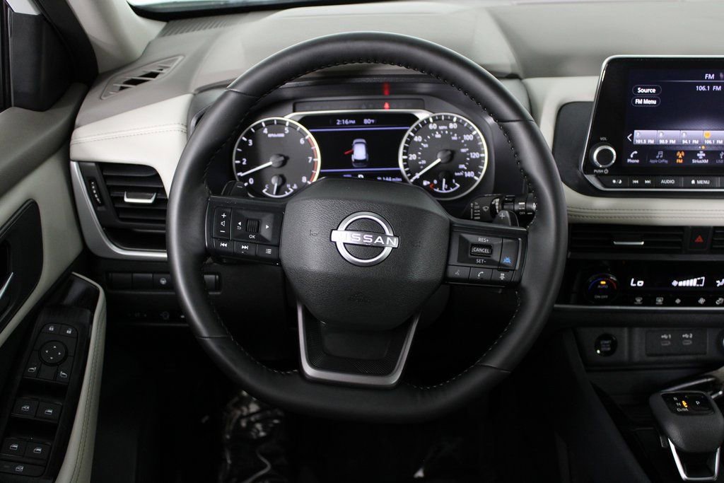 Certified 2025 Nissan Rogue SV image 18