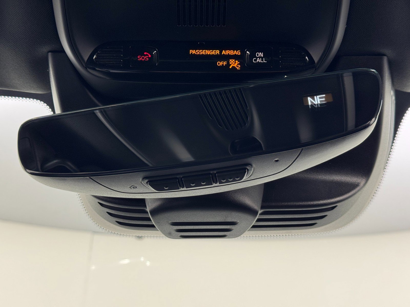 Used 2020 Volvo XC90 T6 Momentum image 32