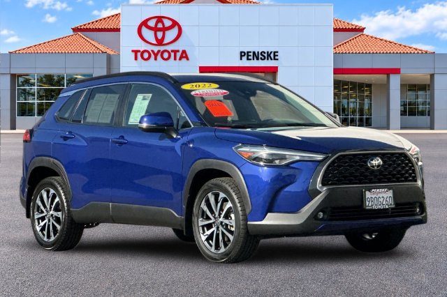 Certified 2022 Toyota Corolla Cross XLE w/ Black Badges Package (TMS) FWD image 2