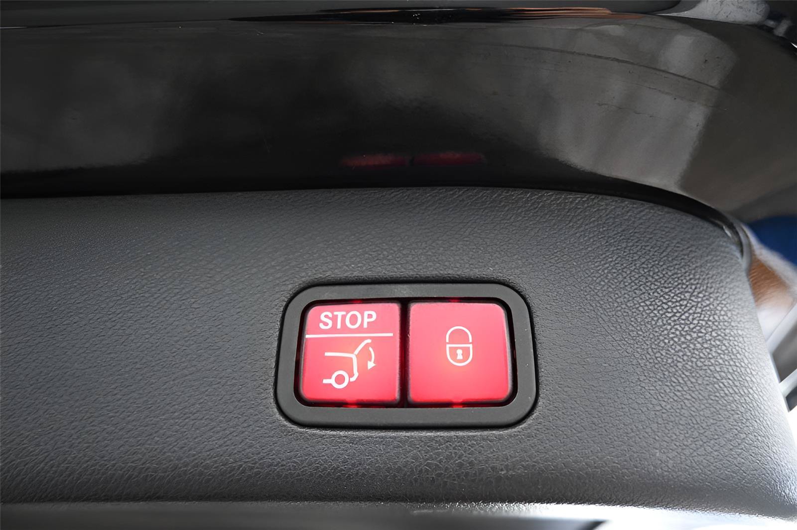 Used 2017 Mercedes-Benz GLS 550 4MATIC image 17