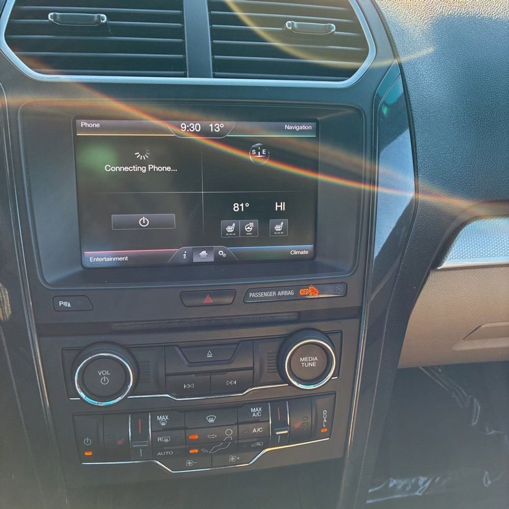 Used 2016 Ford Explorer XLT w/ Equipment Group 202A image 7