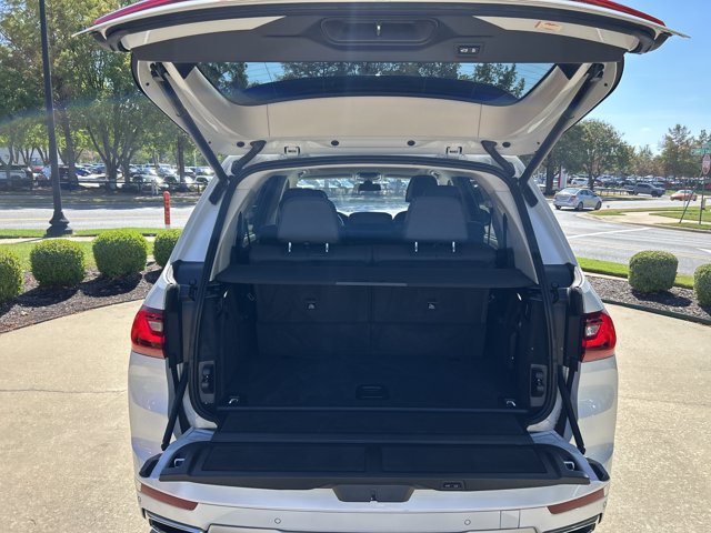 Used 2022 BMW X7 xDrive40i w/ Executive Package AWD/4WD image 22