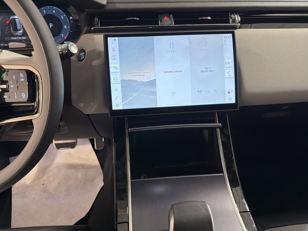 New 2026 Land Rover Range Rover Velar Dynamic SE image 16