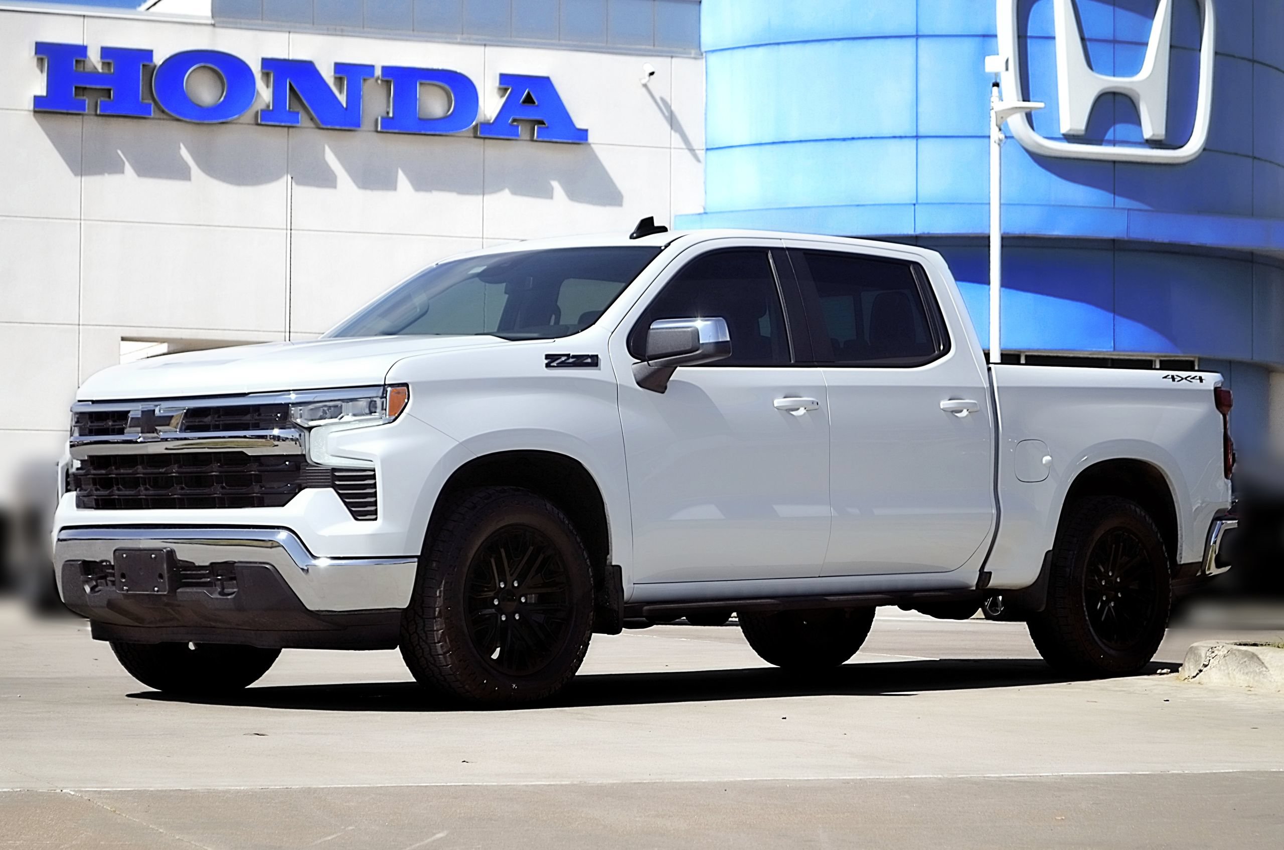 Used 2024 Chevrolet Silverado 1500 LT w/ Z71 Off-Road Package