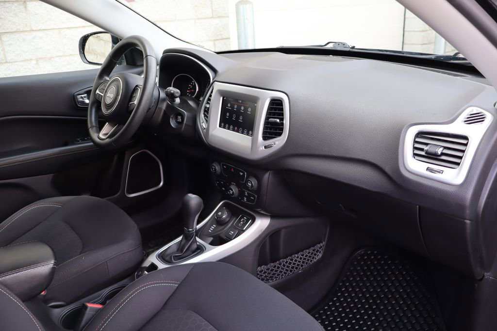 Used 2019 Jeep Compass Sport image 32