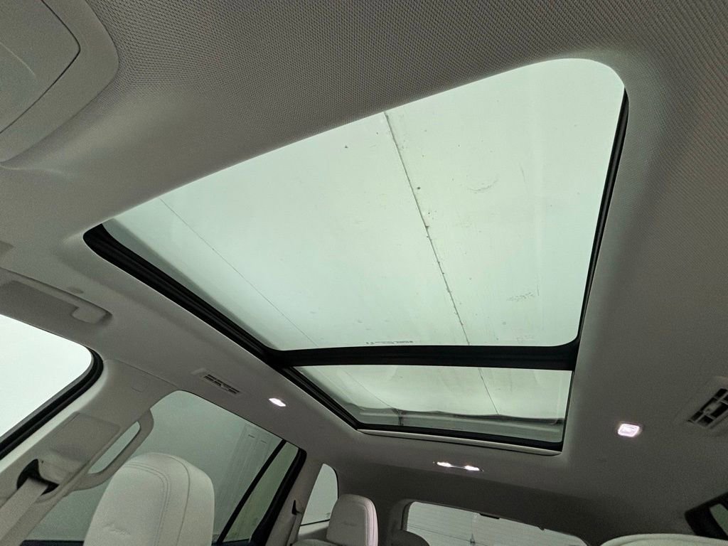 New 2026 Buick Enclave Avenir image 3