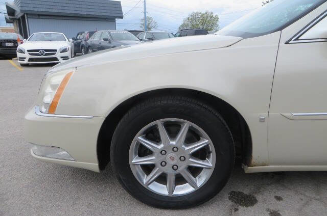 Used 2010 Cadillac DTS Luxury FWD image 35