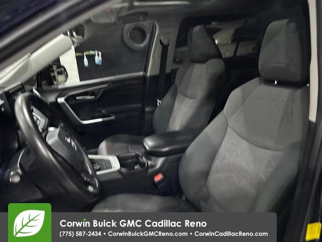Used 2019 Toyota RAV4 XLE w/ Carpet Mat Package AWD/4WD image 11