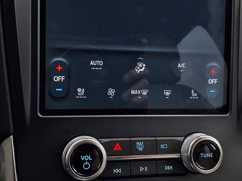 Certified 2024 Ford Edge Titanium image 16