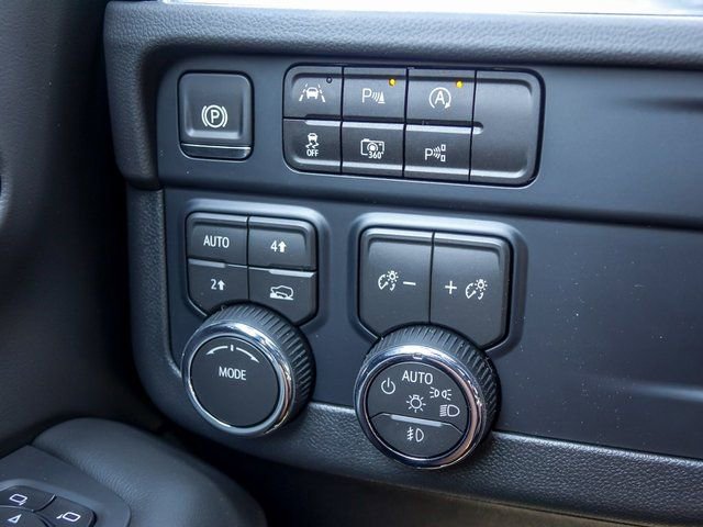 New 2026 Chevrolet Suburban Premier image 25