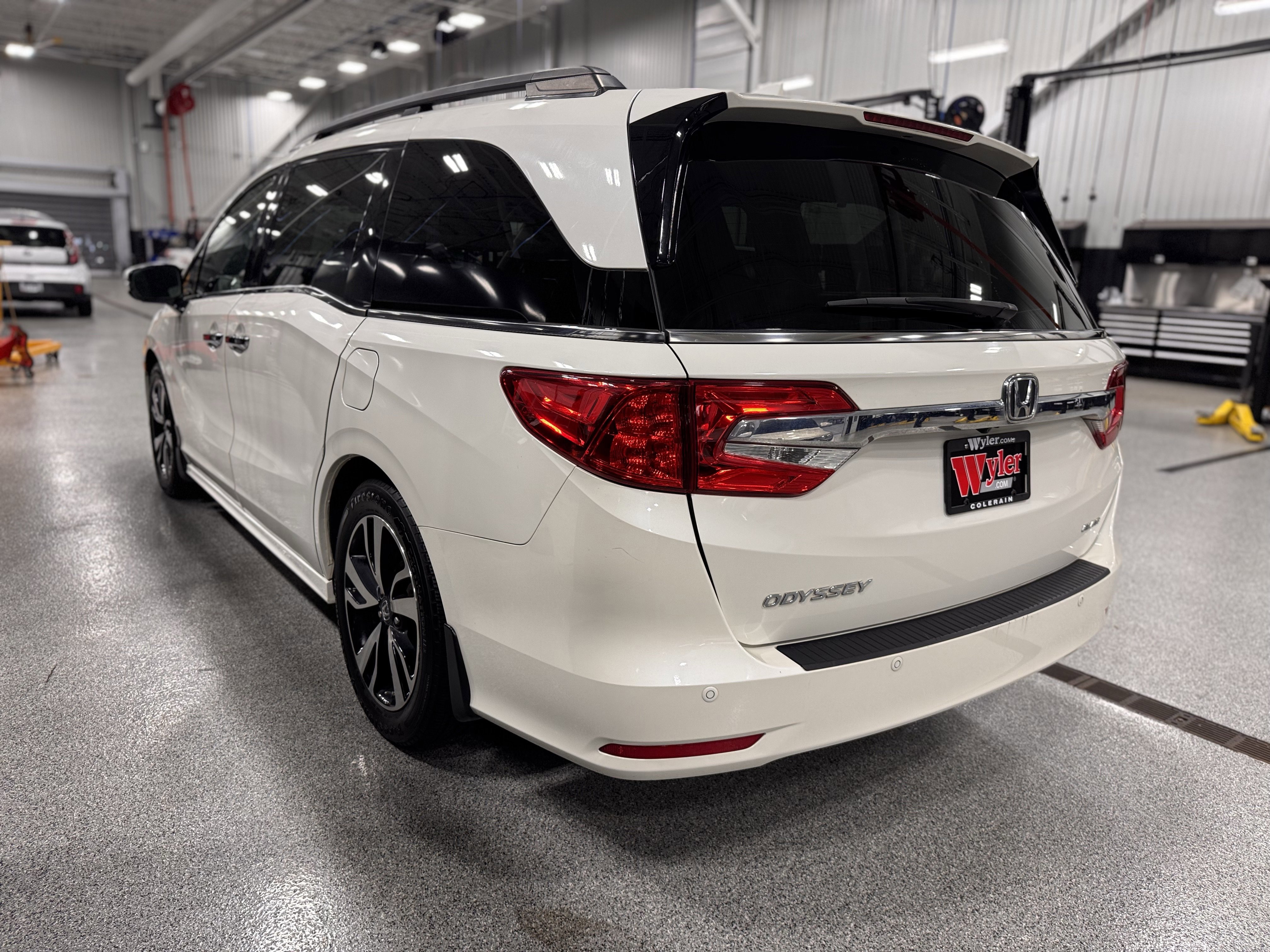 Used 2018 Honda Odyssey Elite image 35