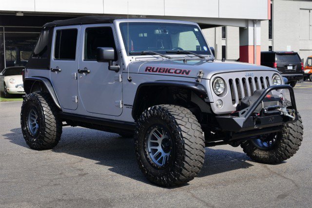 Used 2016 Jeep Wrangler Unlimited Rubicon w/ Connectivity Group image 4