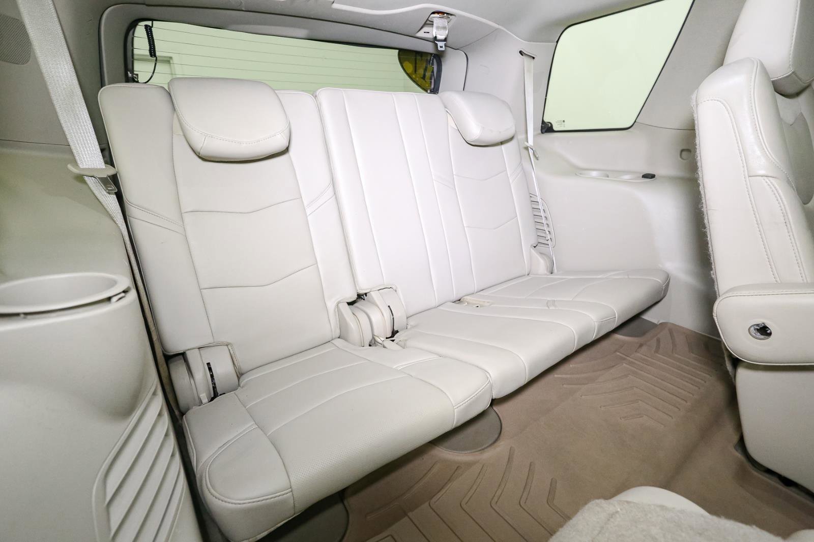 Used 2017 Cadillac Escalade Luxury image 28