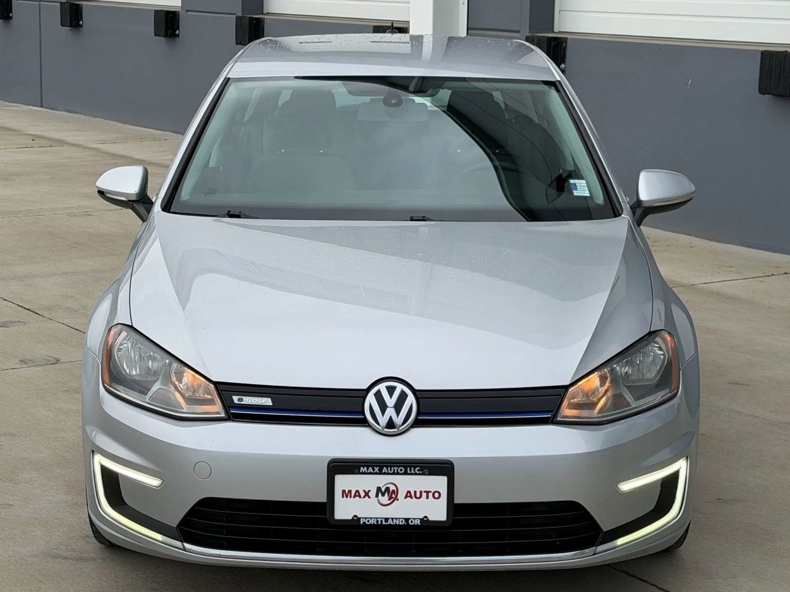 Used 2016 Volkswagen e-Golf SE image 3