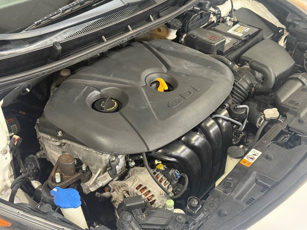 Used 2017 Hyundai Elantra GT FWD image 32