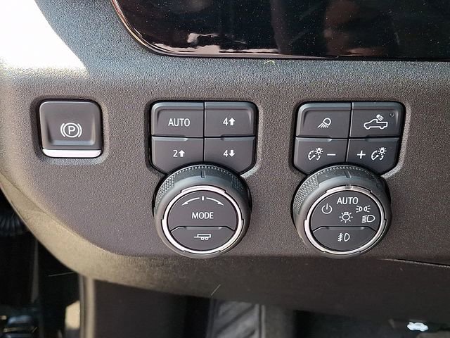 Used 2024 Chevrolet Silverado 2500 ZR2 image 19