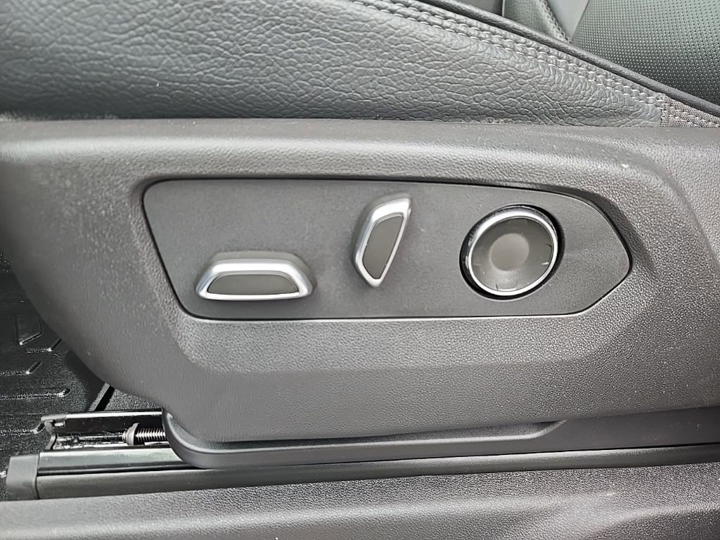 Used 2024 GMC Sierra 2500 Denali w/ Denali Reserve Package image 16