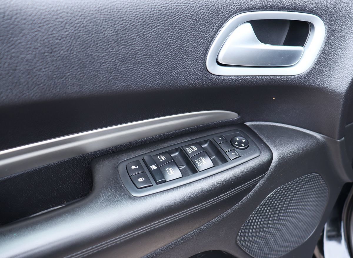 Used 2020 Dodge Durango SXT image 39