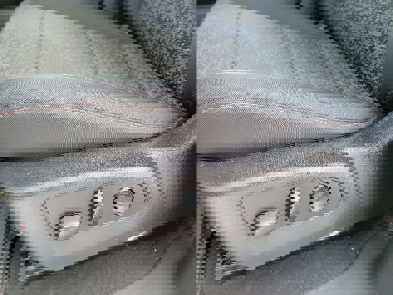 Used 2023 Chevrolet Colorado Z71 w/ Z71 Convenience Package 2 image 12