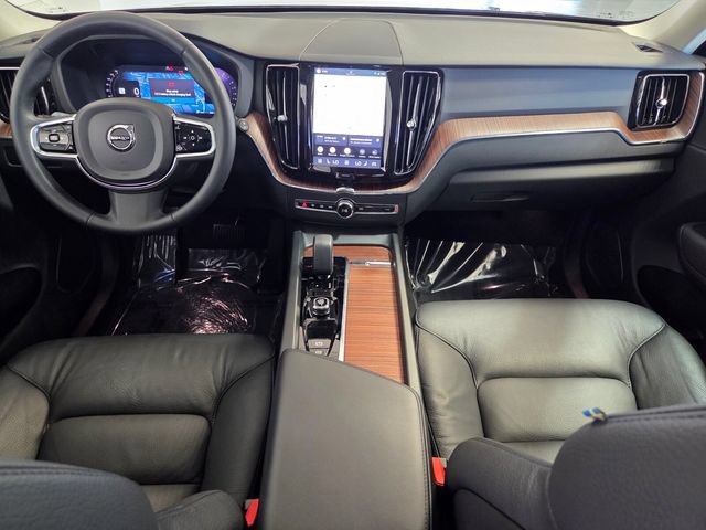 Certified 2024 Volvo XC60 B5 Plus AWD/4WD image 16