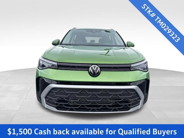 New 2026 Volkswagen Taos SE AWD/4WD image 2