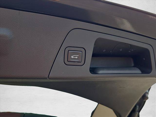 Certified 2019 Buick Envision Essence AWD/4WD image 11