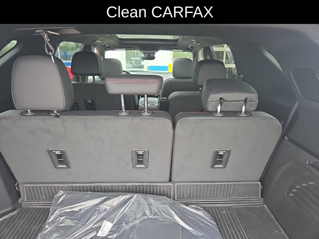Used 2025 Chevrolet Traverse RS w/ LPO, Floor Liner Package AWD/4WD image 6
