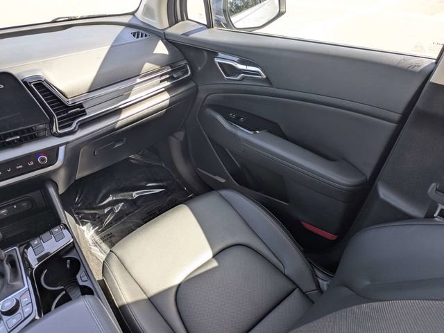Used 2025 Kia Sportage EX image 17