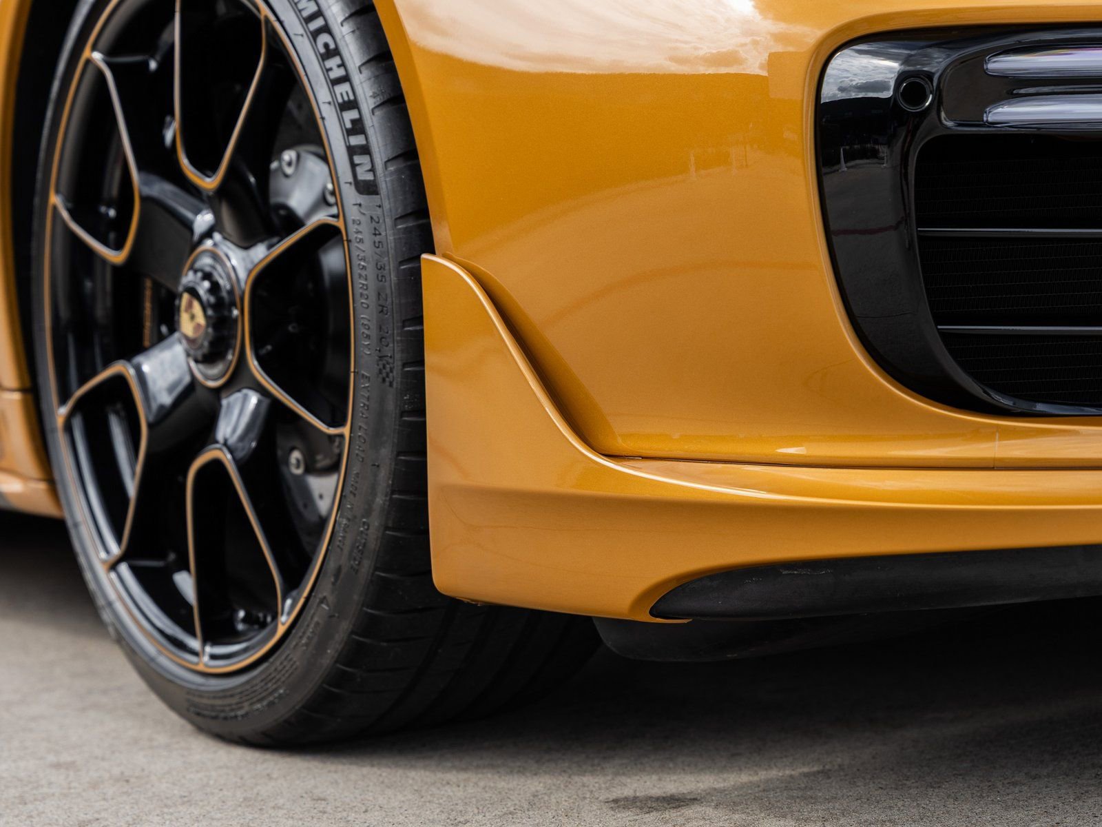 Used 2018 Porsche 911 Turbo S image 33