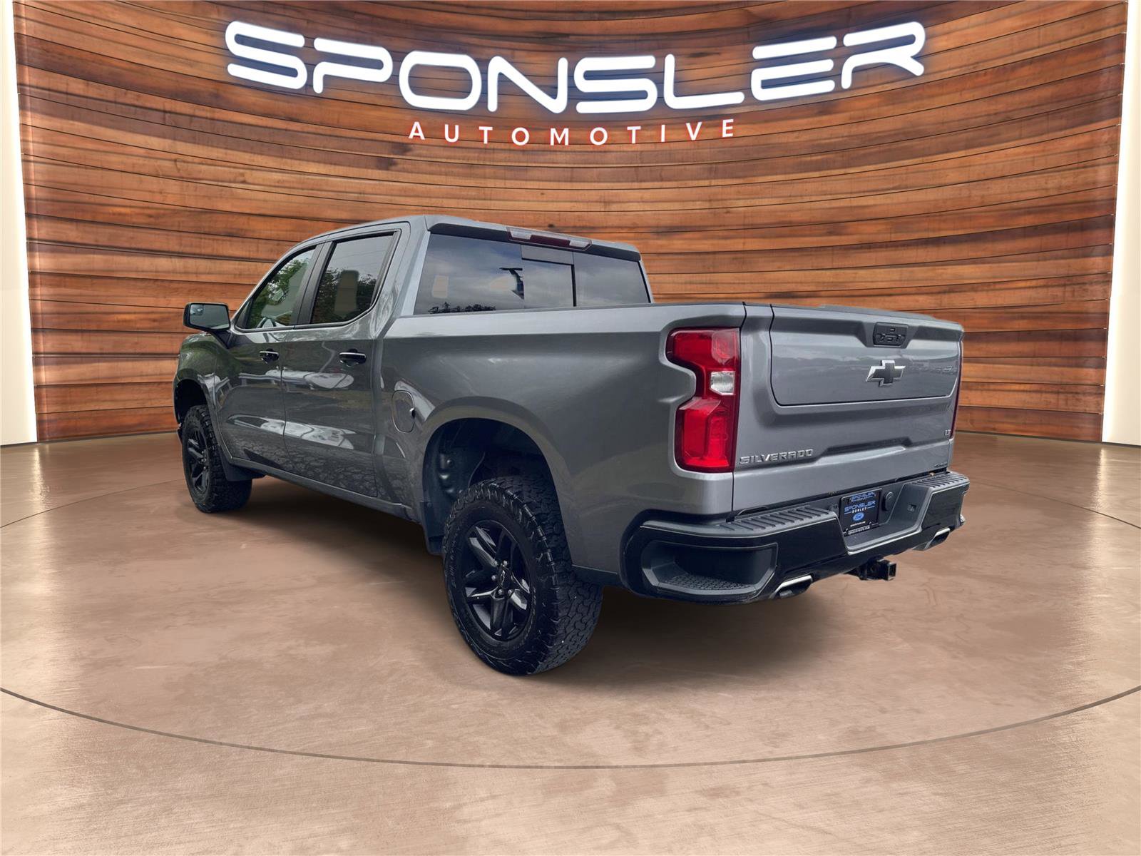 Used 2021 Chevrolet Silverado 1500 LT Trail Boss w/ Convenience Package II image 3