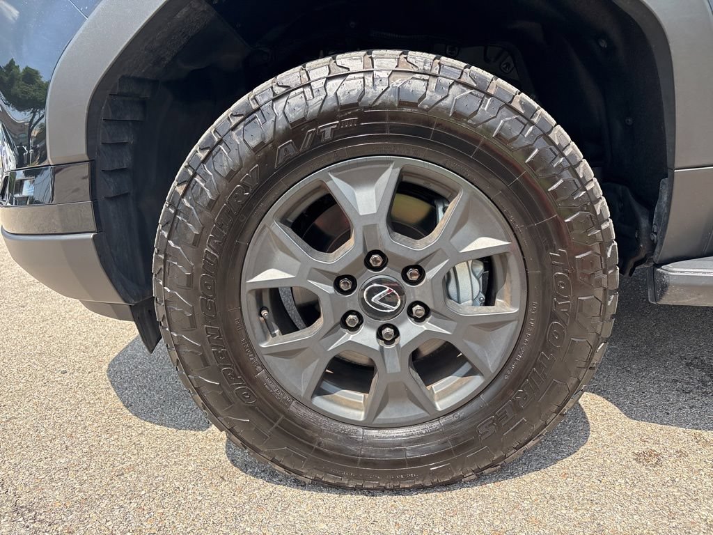 Certified 2025 Lexus GX 550 AWD/4WD image 9