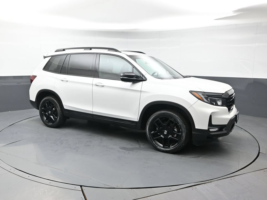 Certified 2024 Honda Passport Black Edition image 8