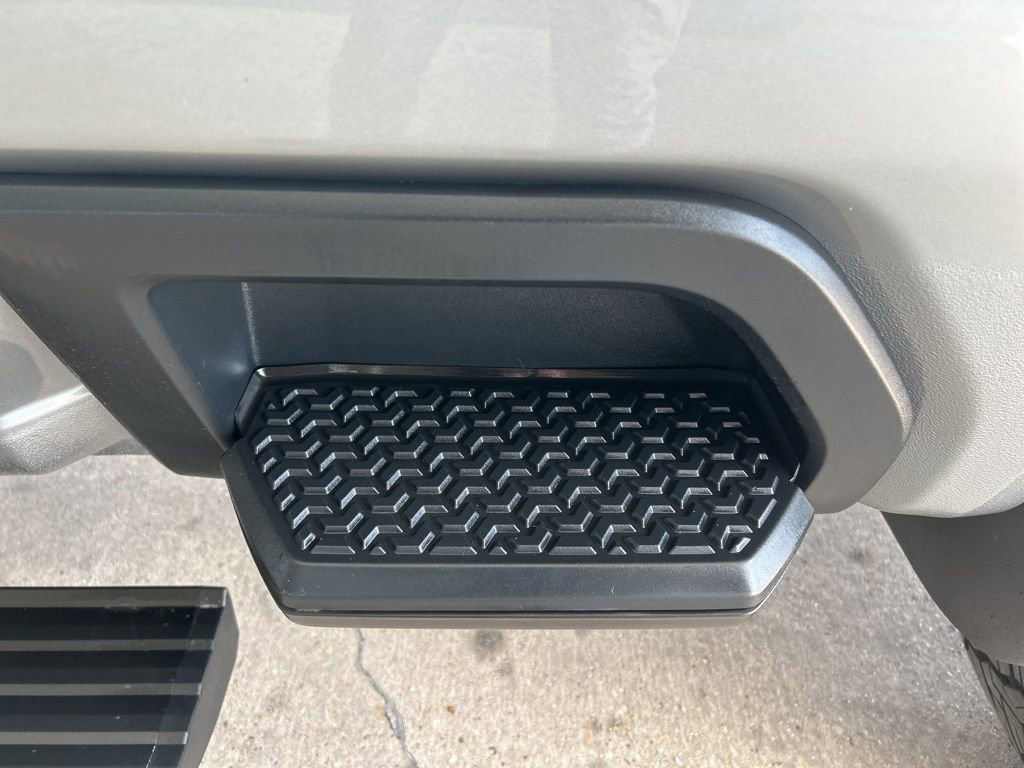 Used 2024 GMC Sierra 2500 Denali AWD/4WD image 12