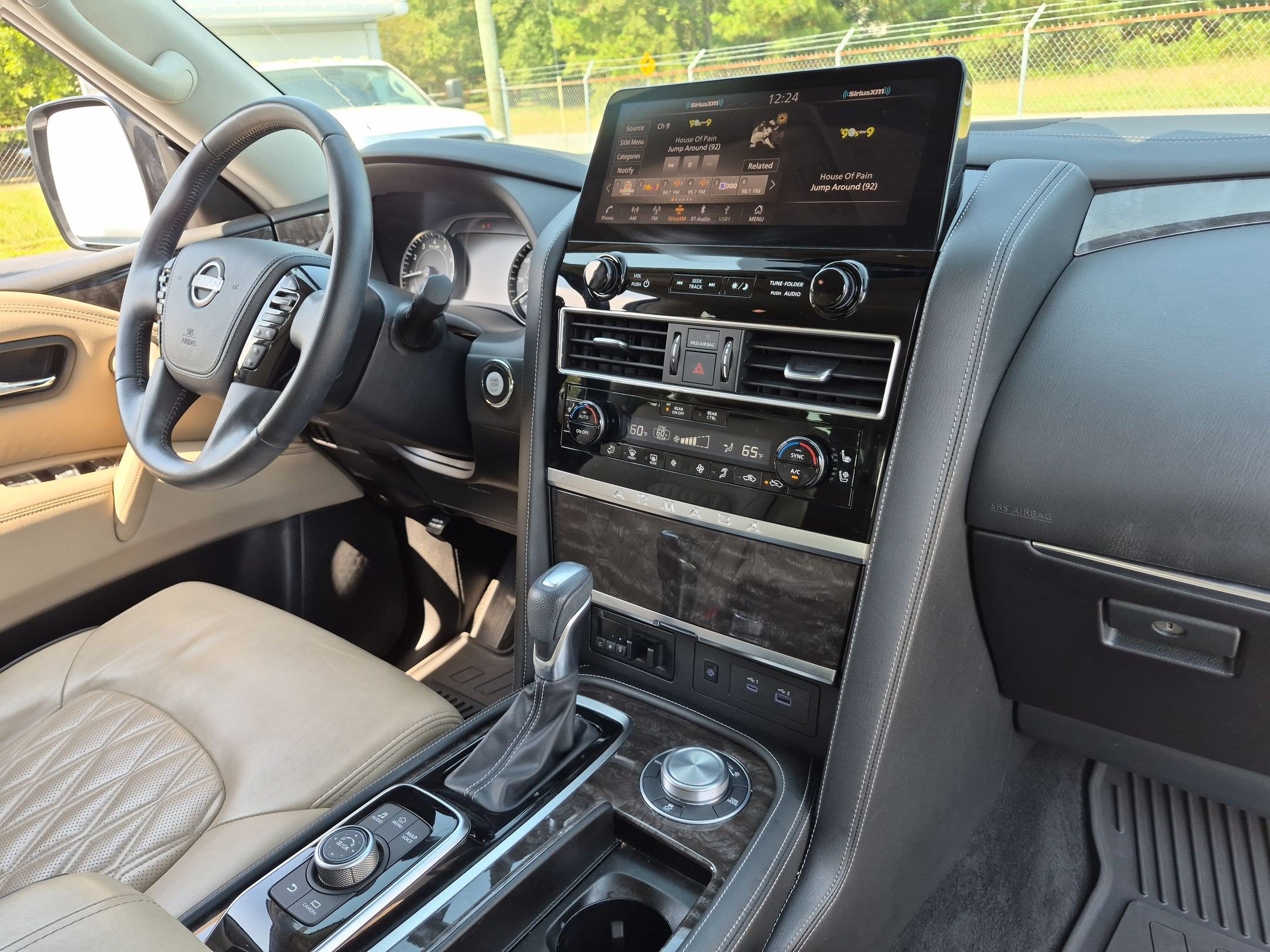Used 2023 Nissan Armada Platinum w/ Captain's Chairs Package AWD/4WD image 38