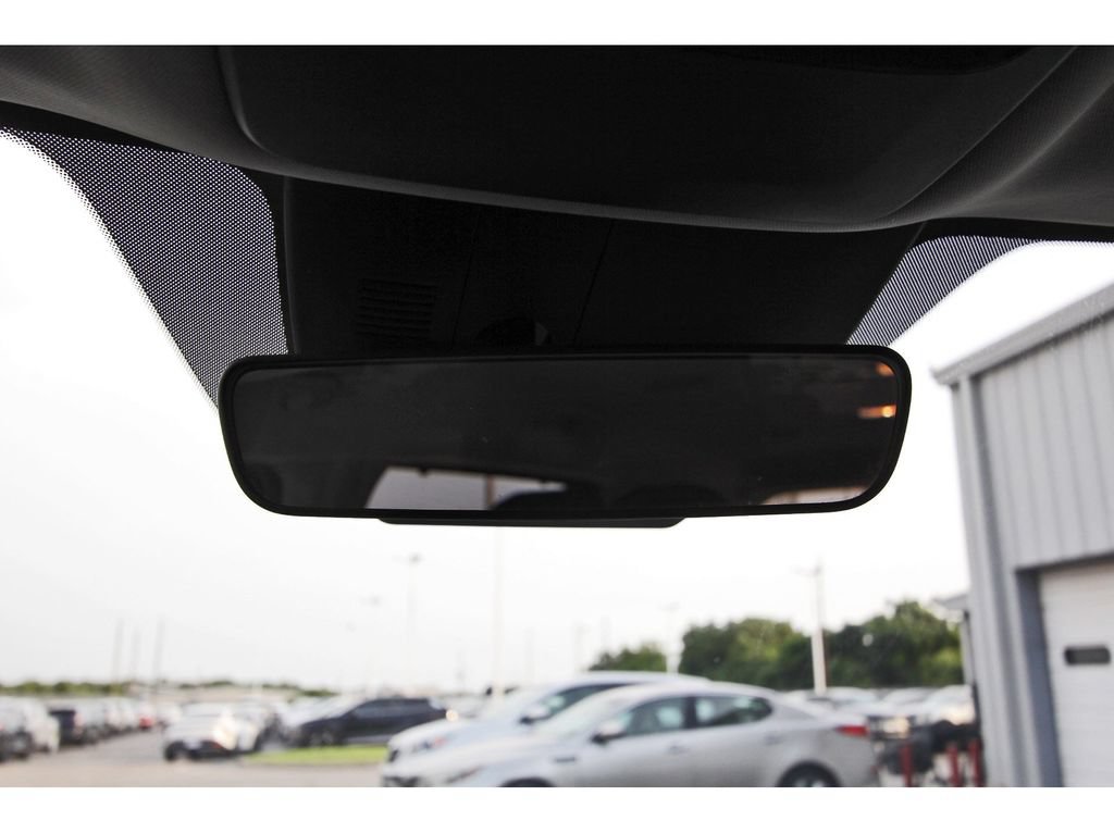 Certified 2024 Kia Carnival EX FWD image 25