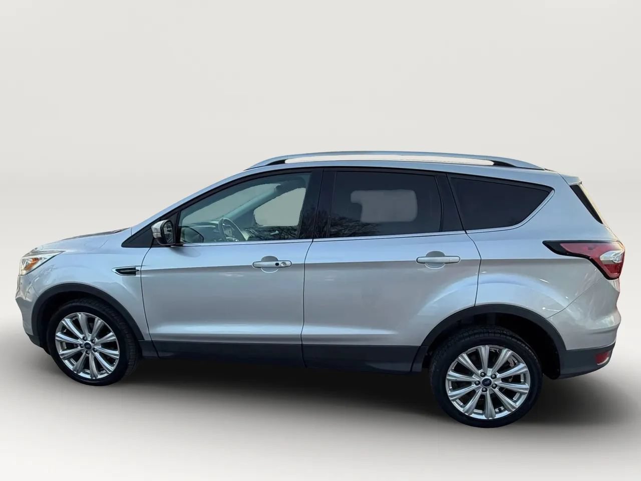 Used 2017 Ford Escape Titanium FWD image 6
