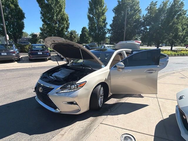 Used 2018 Lexus ES 350 w/ Luxury Package w/Wood Trim FWD image 10