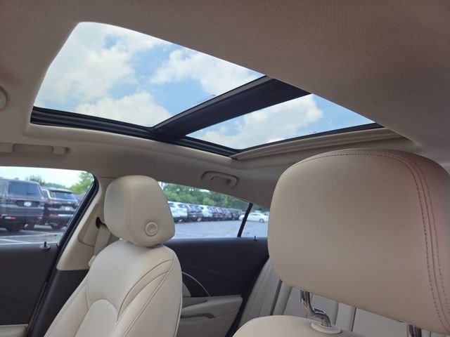 Used 2016 Buick LaCrosse Premium FWD image 8