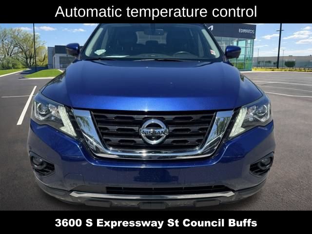 Used 2018 Nissan Pathfinder Platinum AWD/4WD image 10