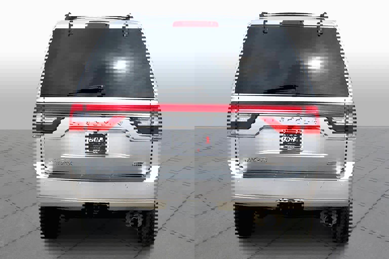 Used 2015 Lincoln Navigator 4WD image 4