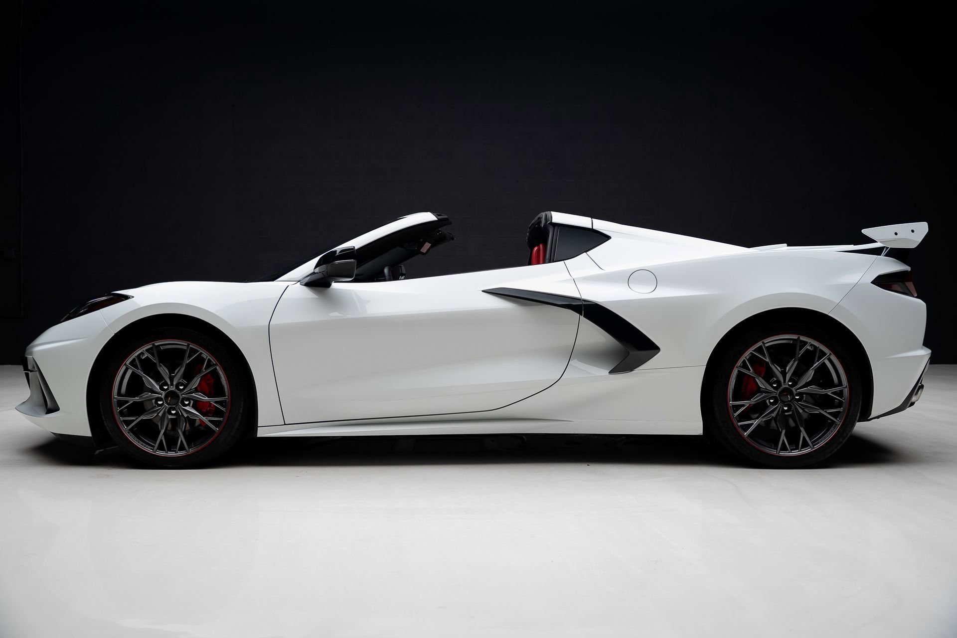 Used 2024 Chevrolet Corvette Stingray Coupe w/ 1LT image 19